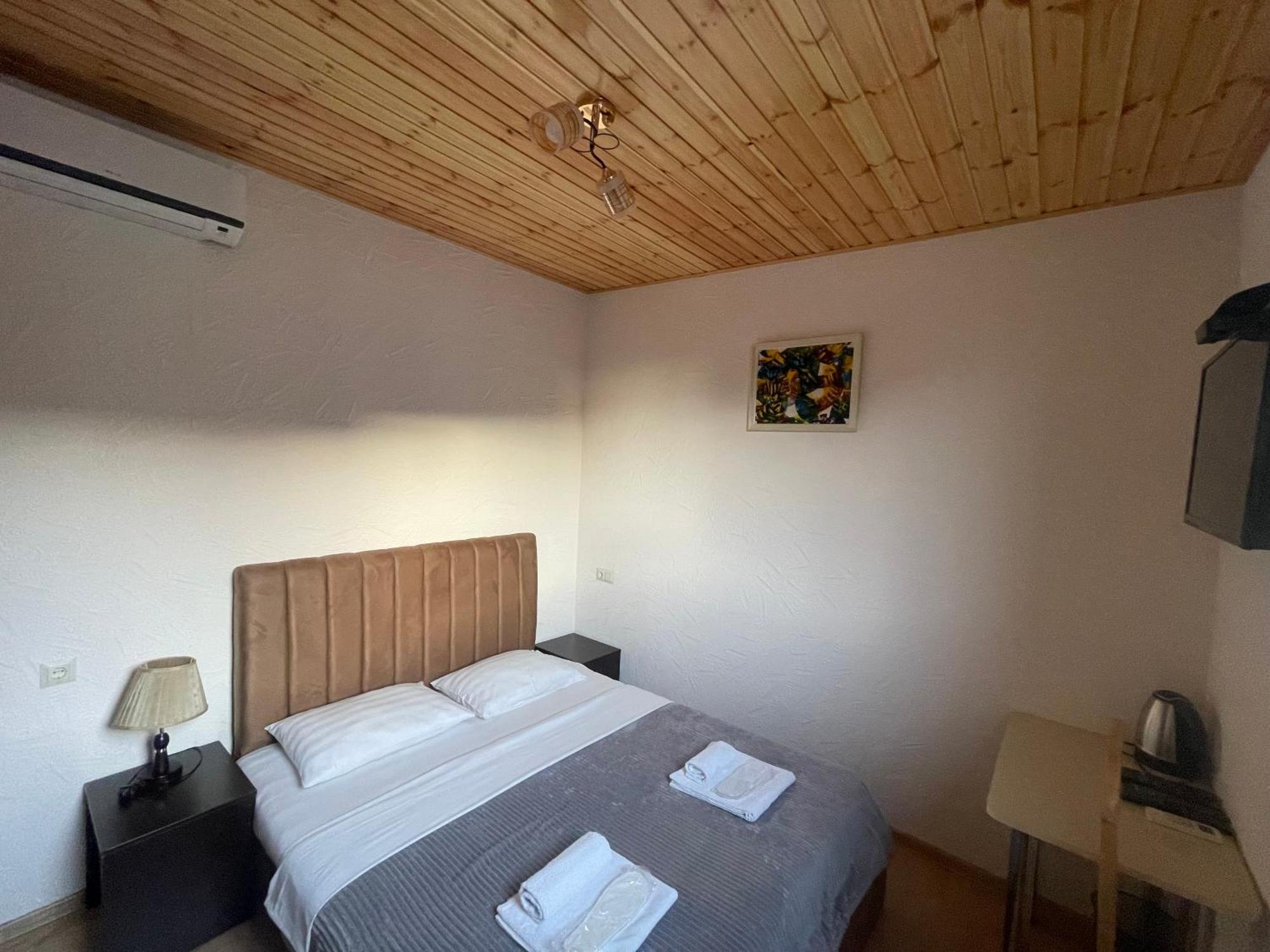 Guest House Lusi Tbilisi Esterno foto